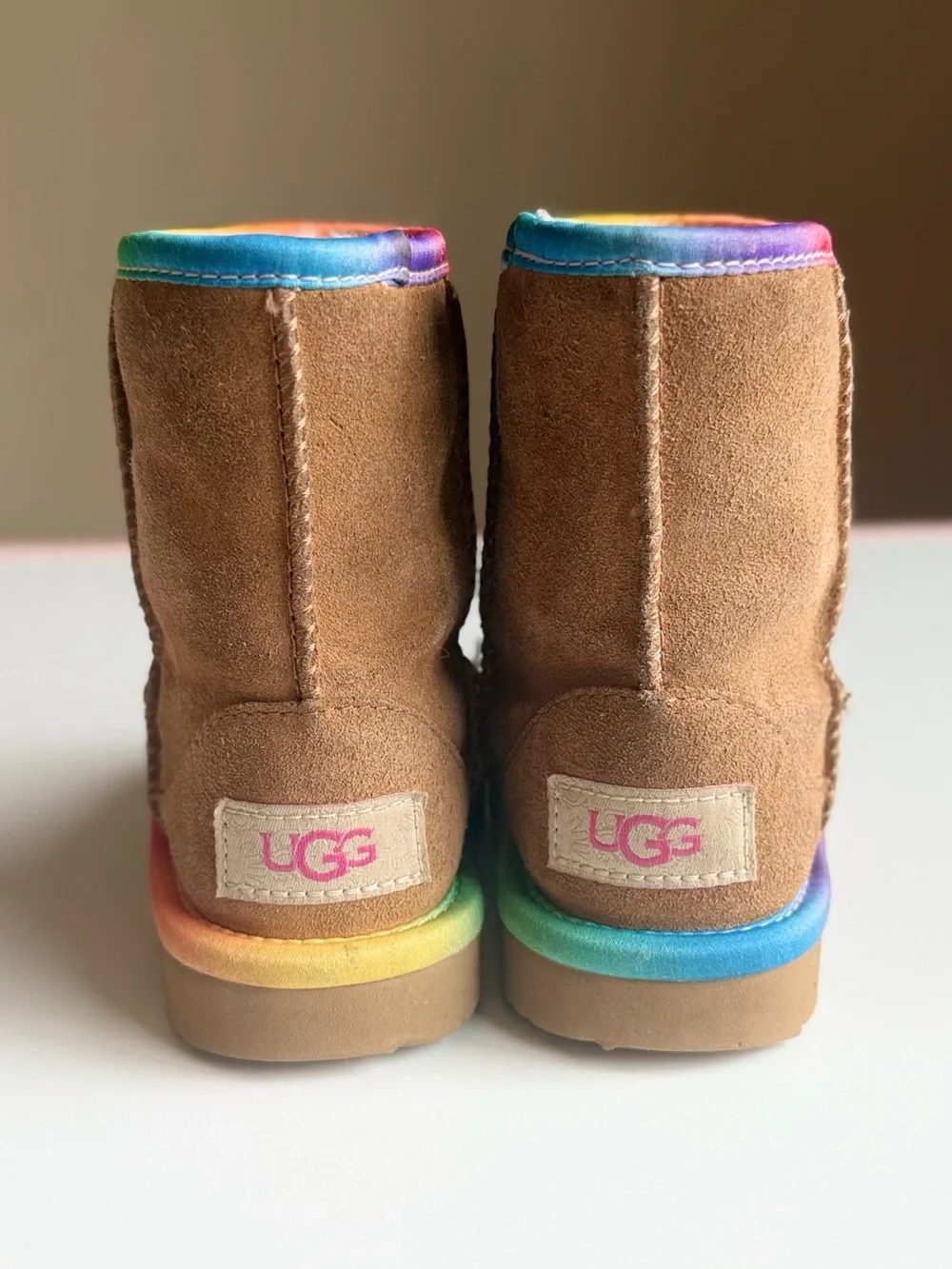 UGG Classic Short II Rainbow Trim Chestnut Boots Toddler Girls Size 7
